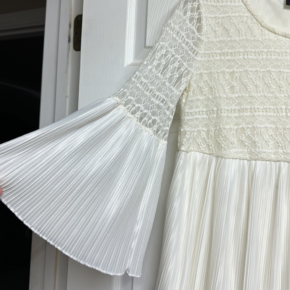 Top - Picture 2 of 4